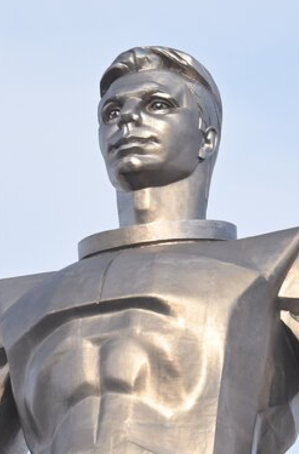 尤里·加加林纪念碑 - 10