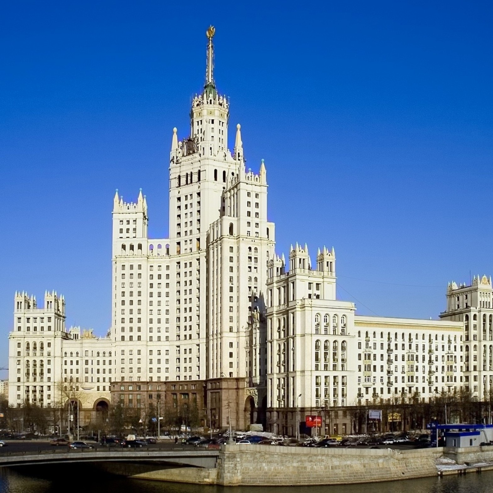 科特尼切斯卡亚河堤上的住宅楼 - 1