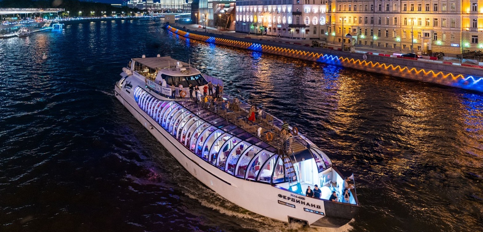 莫斯科河上的河面游览：新线路和夜间巡游