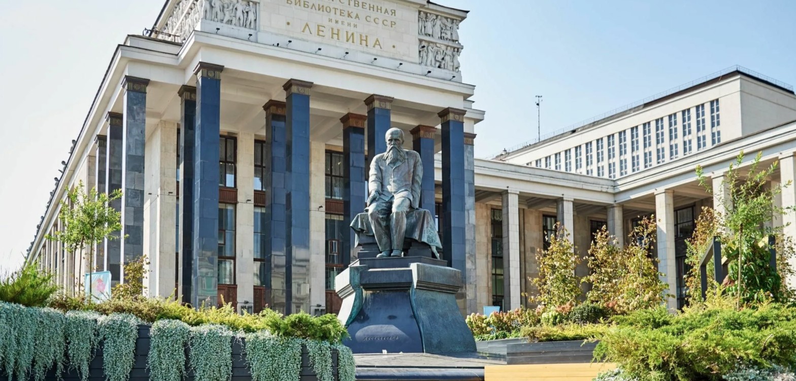 追随伟大女性足迹：莫斯科欢庆三八妇女节