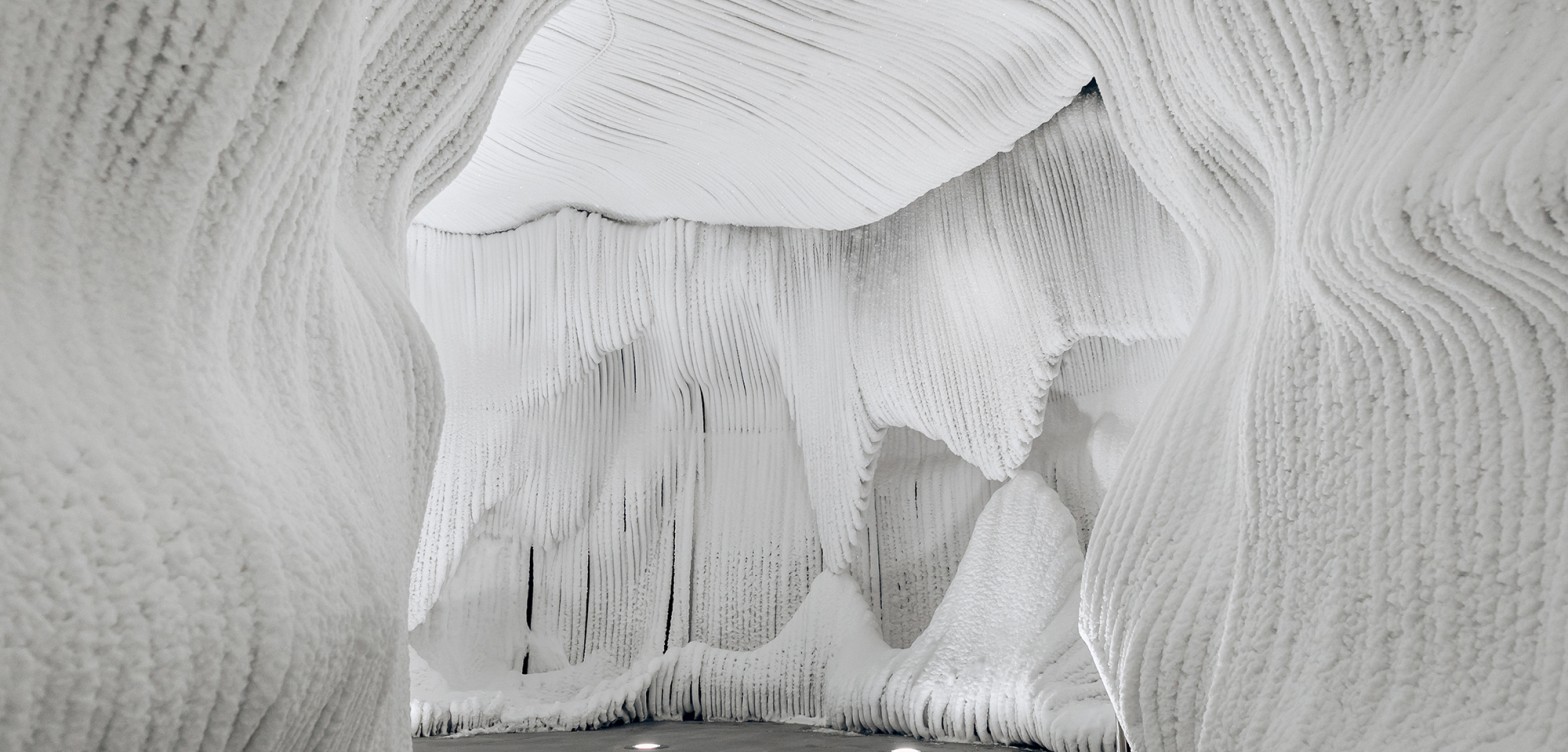 "扎里亚季耶"公园的冰洞