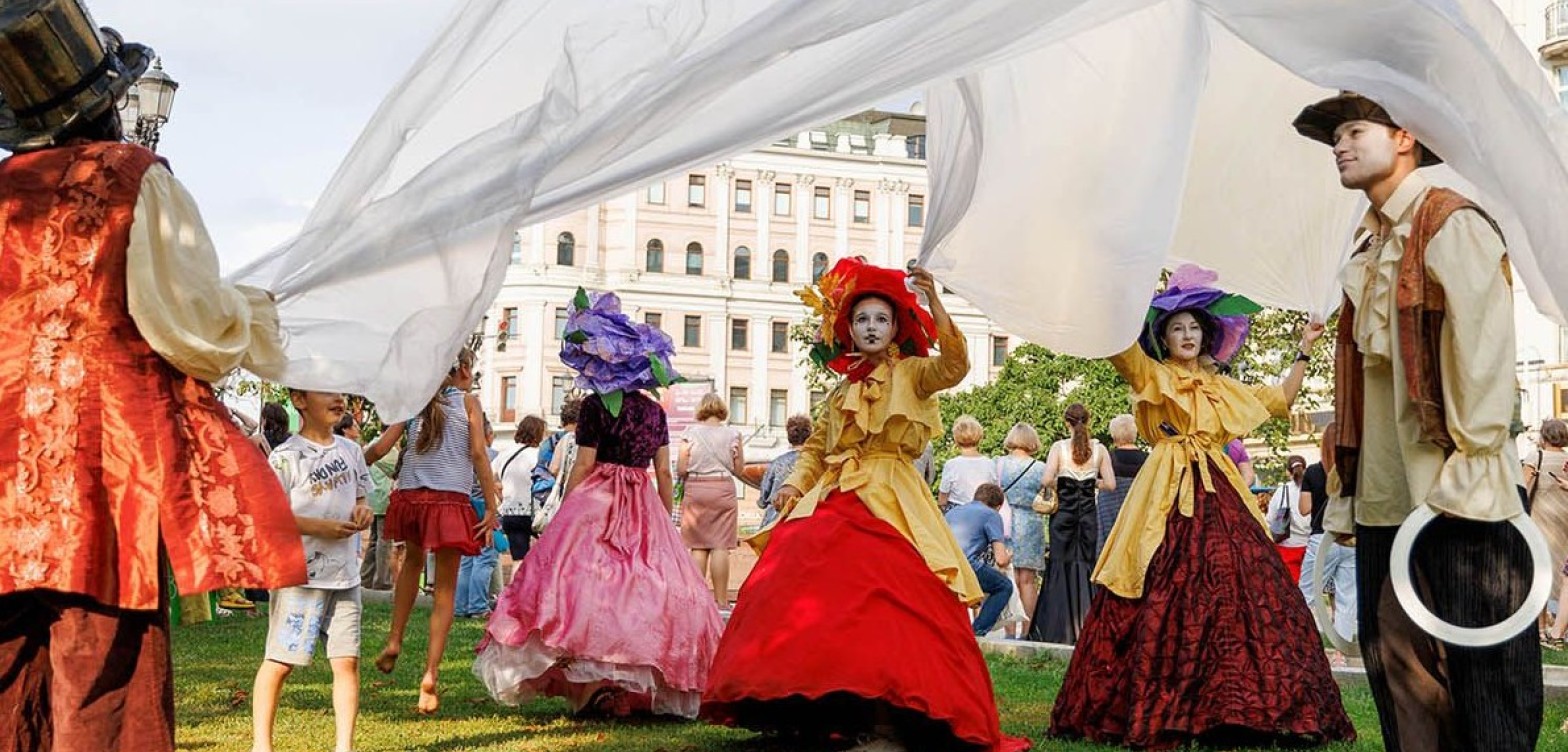 露天表演——莫斯科“剧场广场节”