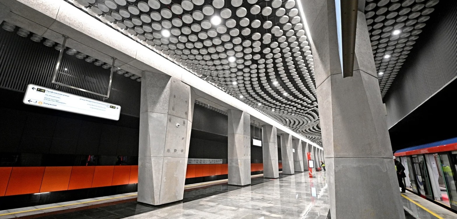 地下的宇宙：莫斯科地铁里征服星空的隐喻