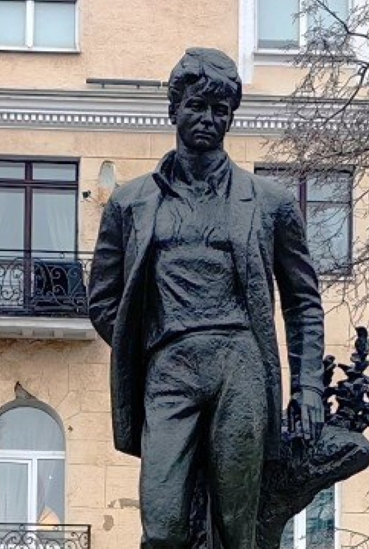 谢尔盖·叶赛宁纪念碑 - 3