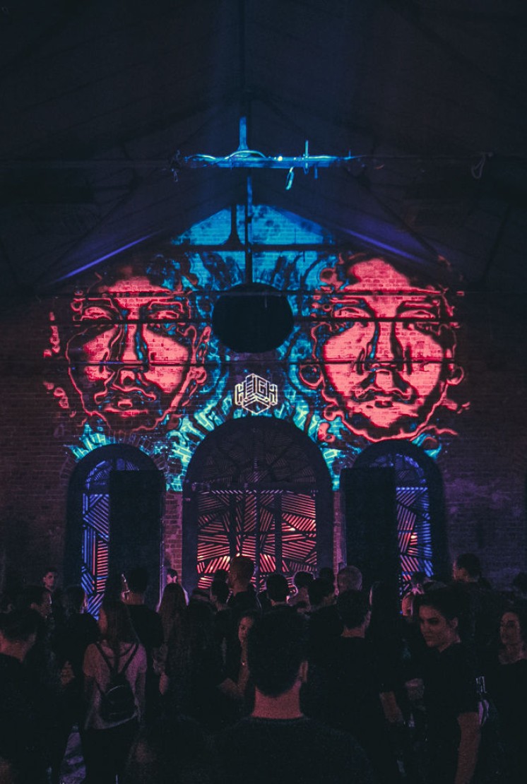 《环游世界》酒吧（«Around the world»） - 10