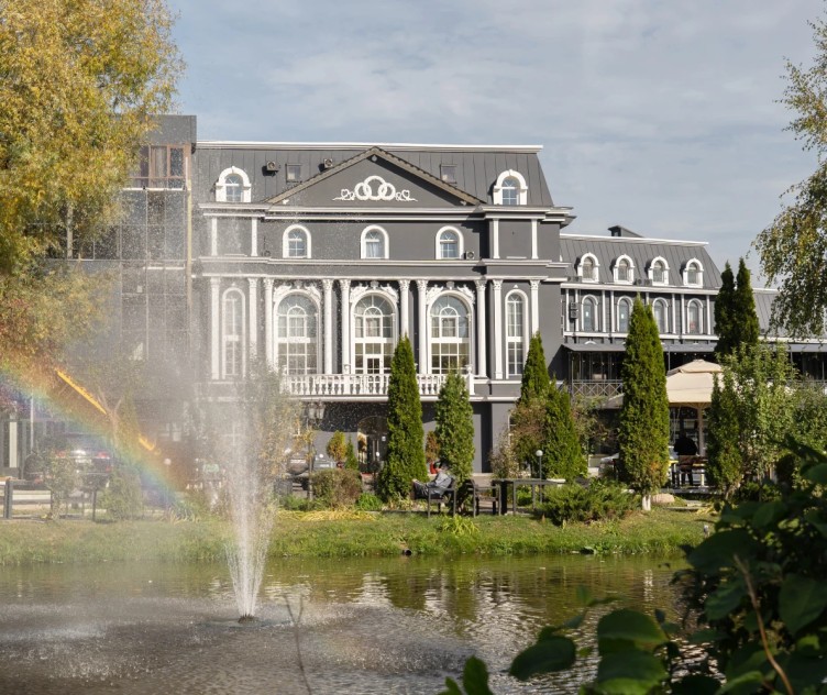 伏努科沃度假村 (Vnukovo Village)