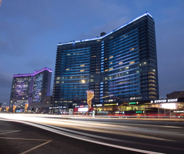 朋塔酒店 (Penta)