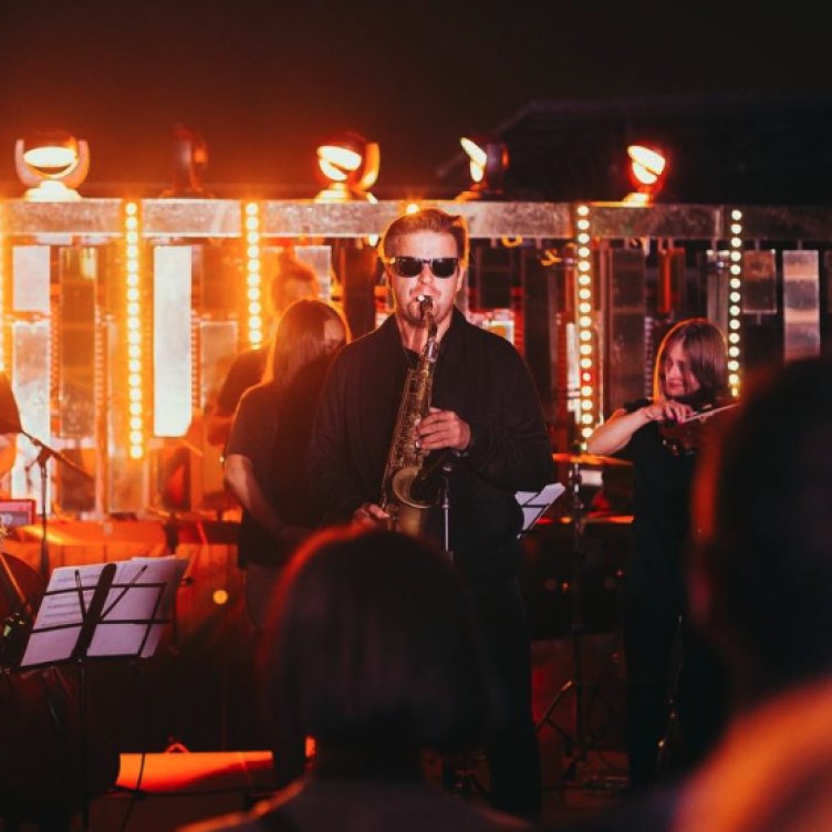 夏末莫斯科夏季露天音乐节：尽享城市天际线