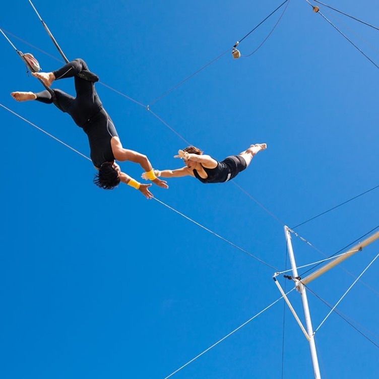 全俄展览中心（VDNH）高空艺术节“空中飞人”