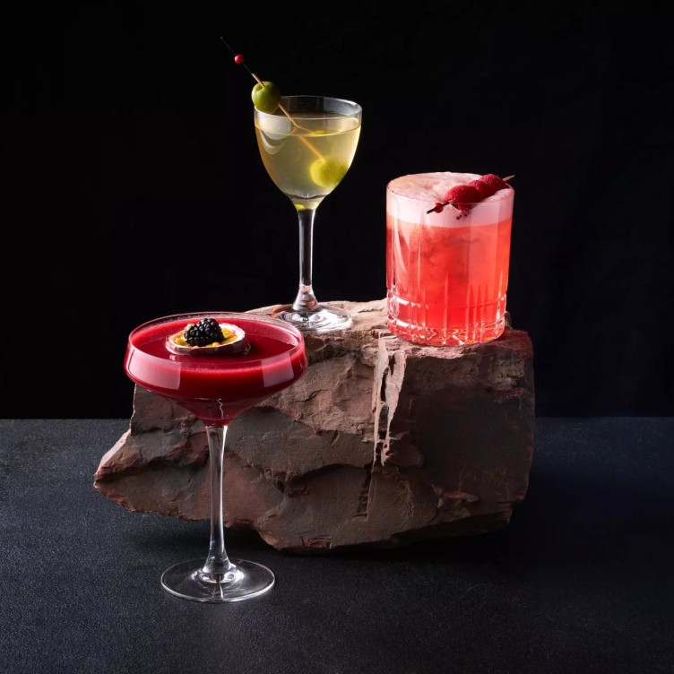 一秒穿越热带！莫斯科必喝高颜值异域鸡尾酒Bar指南