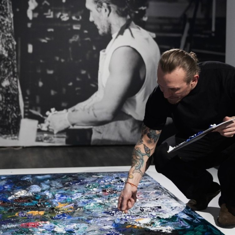 从《起源》到《纯粹意识》——走进MMOMA的德米特里·苏霍夫展览