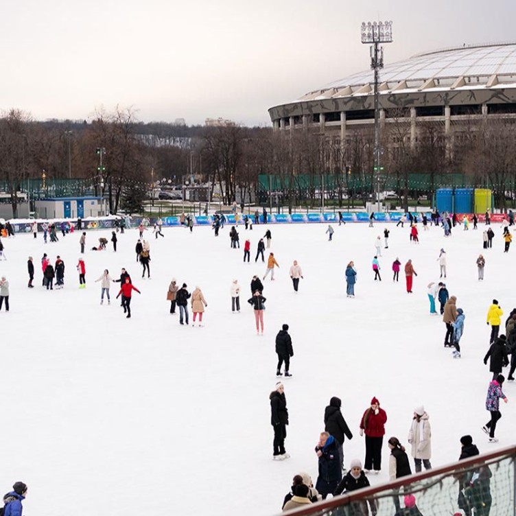 卢日尼基节日广场