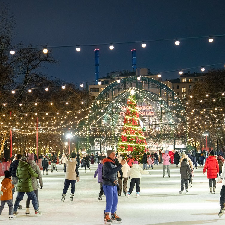 博洛特纳亚广场溜冰场